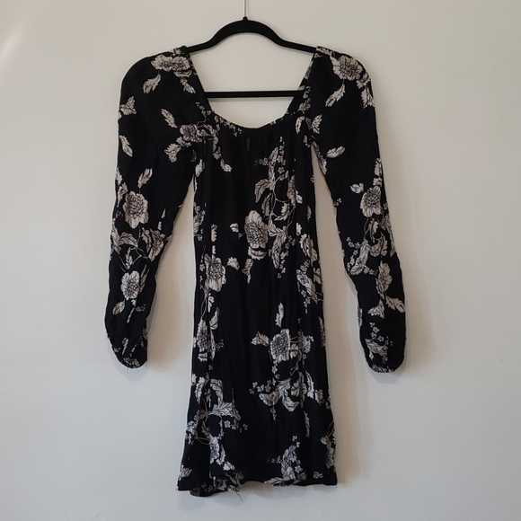 Billabong - Black Floral Long Sleeve Tie Dress - Picture 6 of 10
